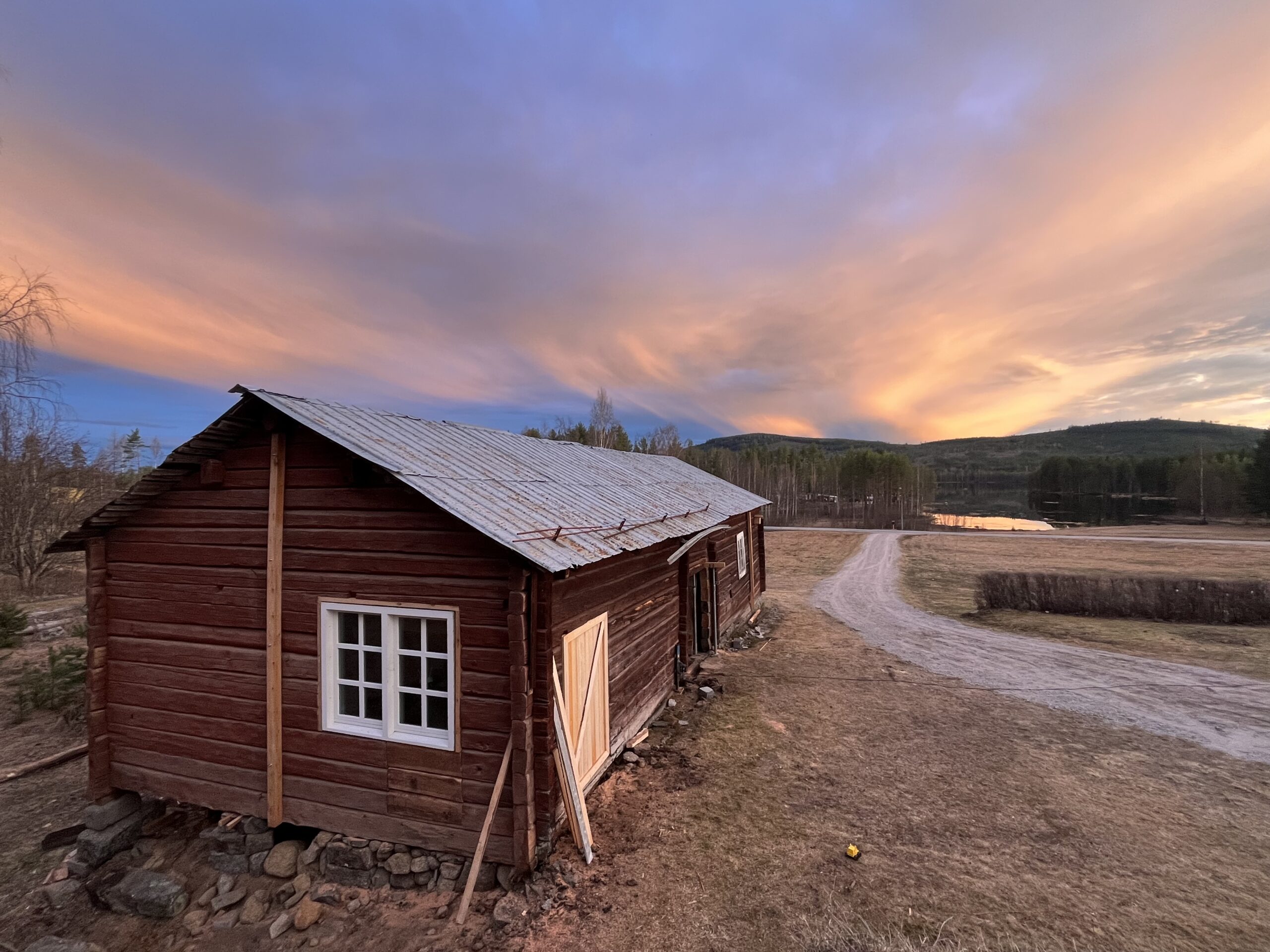 De verbouwing van Friluft Sweden van schuur tot vakantiehuis