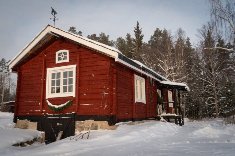 Het vakantiehuis van Friluft Sweden tijdens de winter in zweden