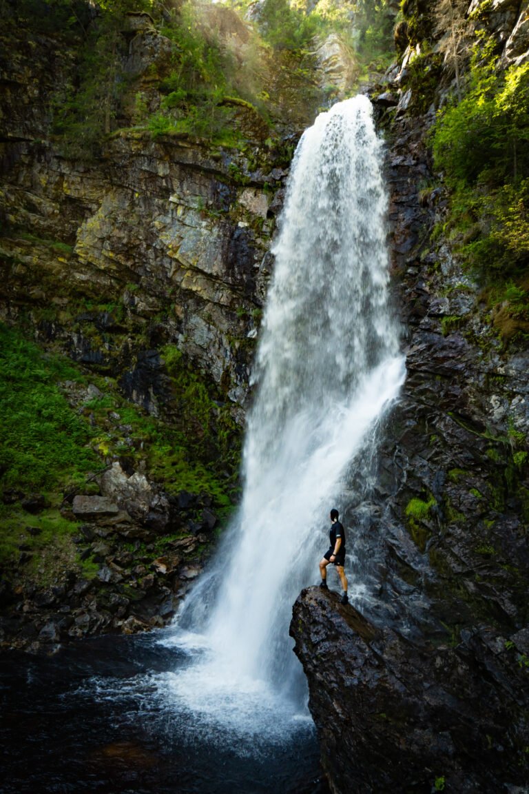 Fettjeåfallet, een waterval in Zweden vlakbij Friluft Sweden